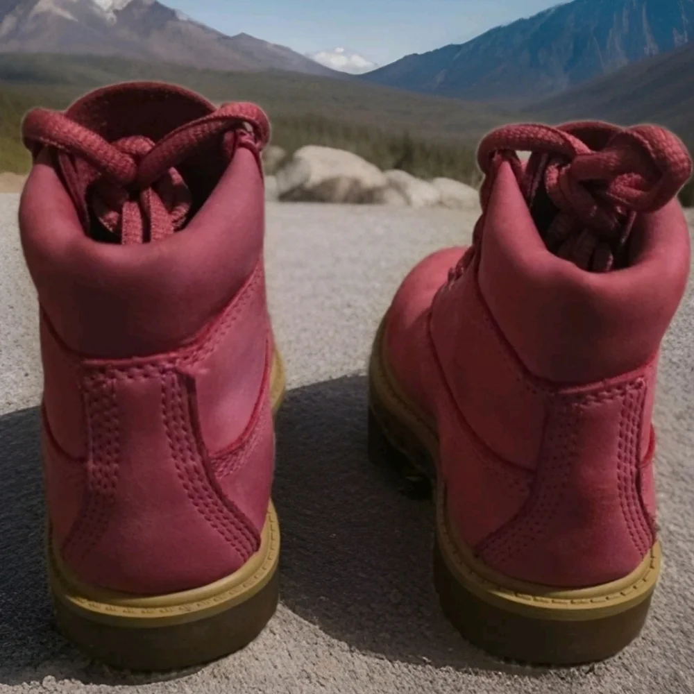 Cute Kids's Timberland Premium Waterproof Boots in a fuchsia prism pinkish Sz 9. - Picture 6 of 8